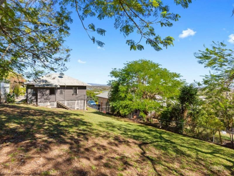 16 Bowen Terrace, The Range QLD 4700